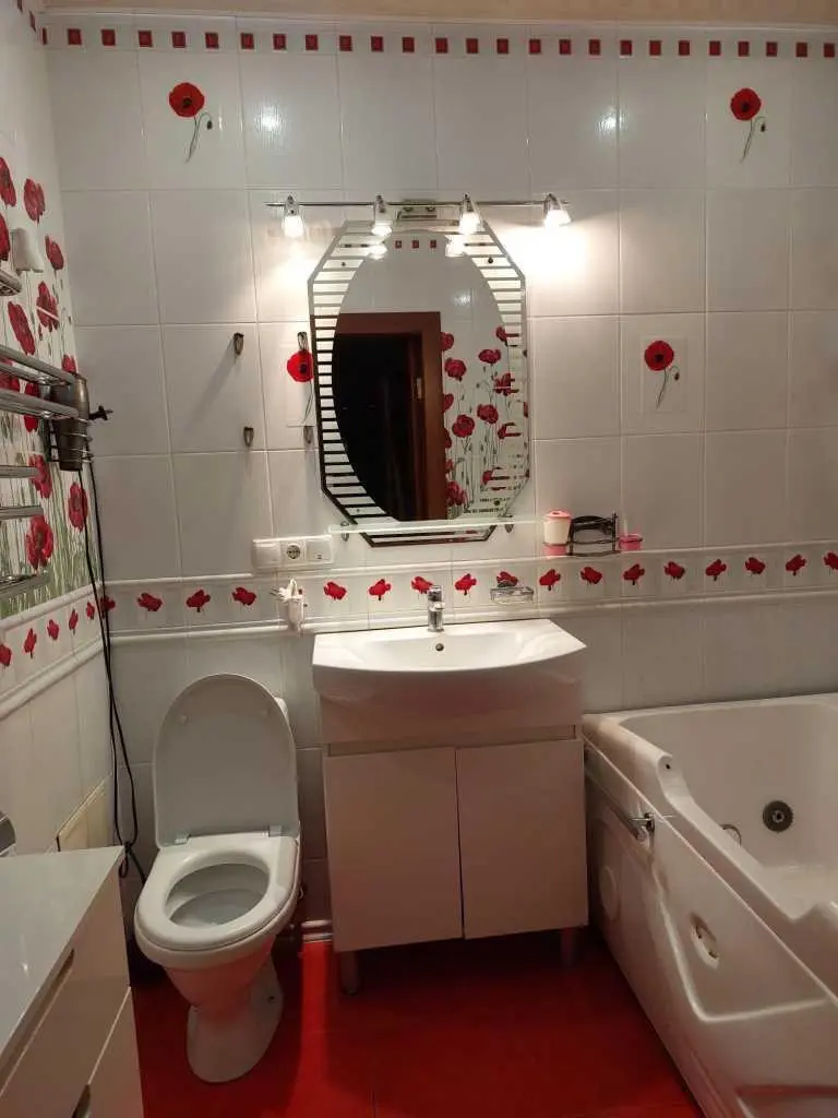 Затишна двокімнатна квартира з індивідуальним опаленням