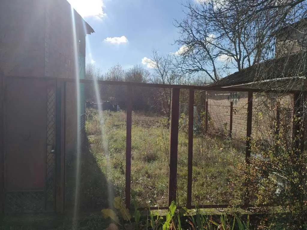 Земельна ділянка з будинком, с.Терешки