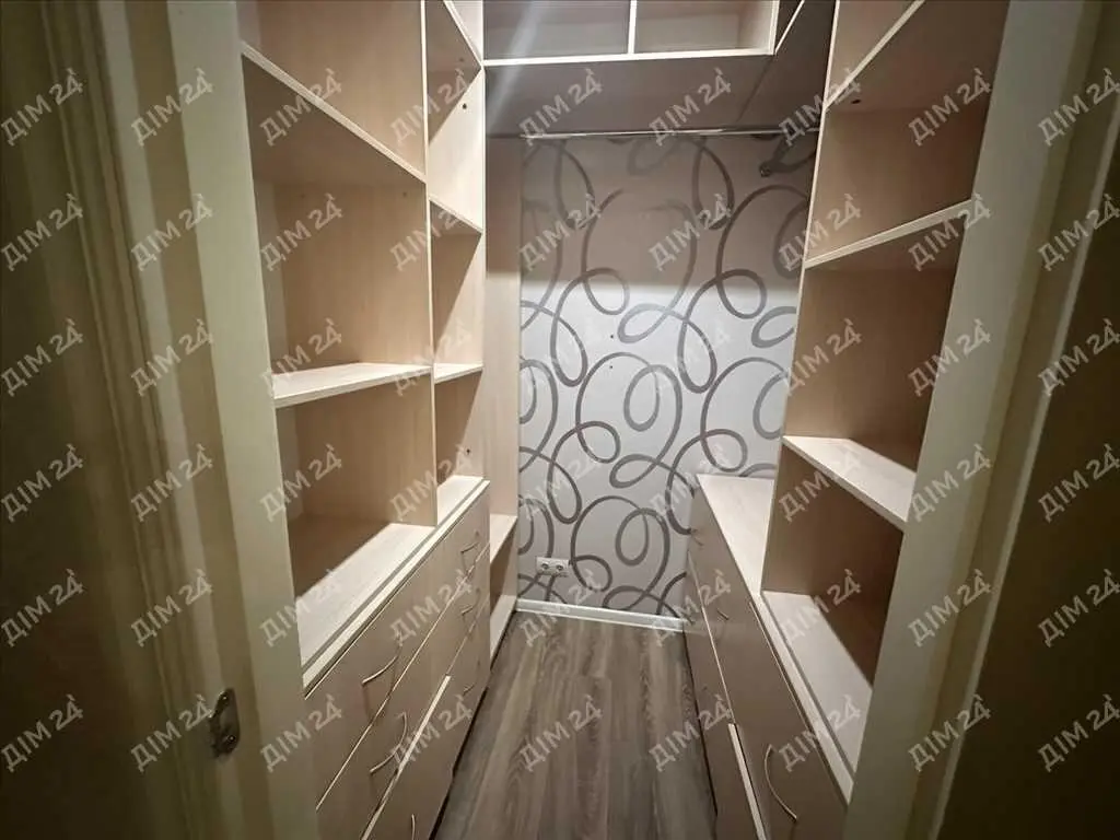 Квартира з ремонтом і автономним опаленням! 