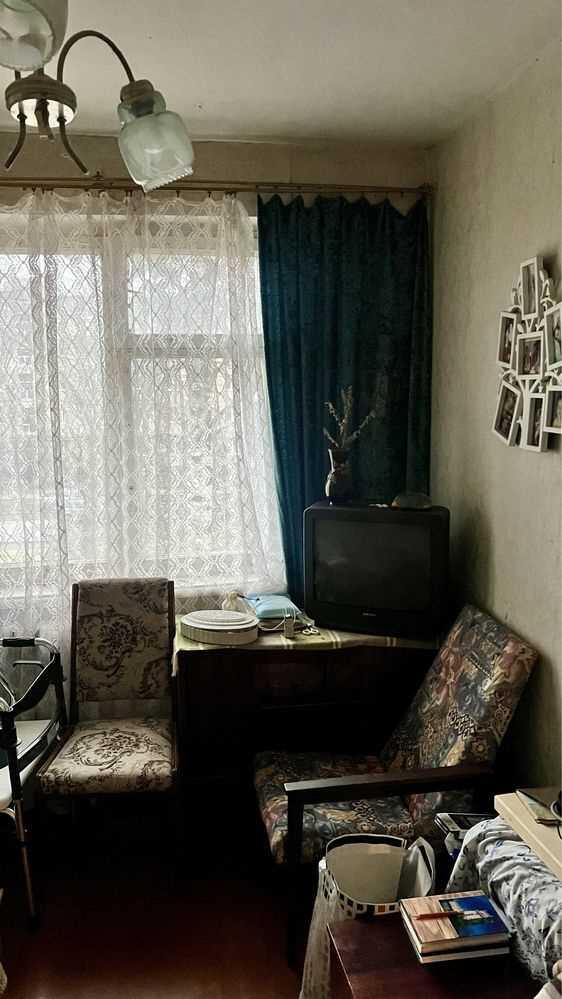 4 кімнатна квартира на середньому поверсі на Алмазному