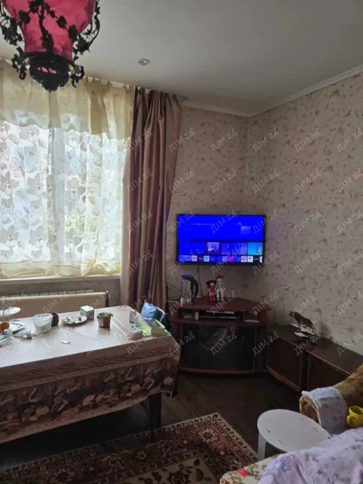 Трикімнатна сталінка на Подолі.