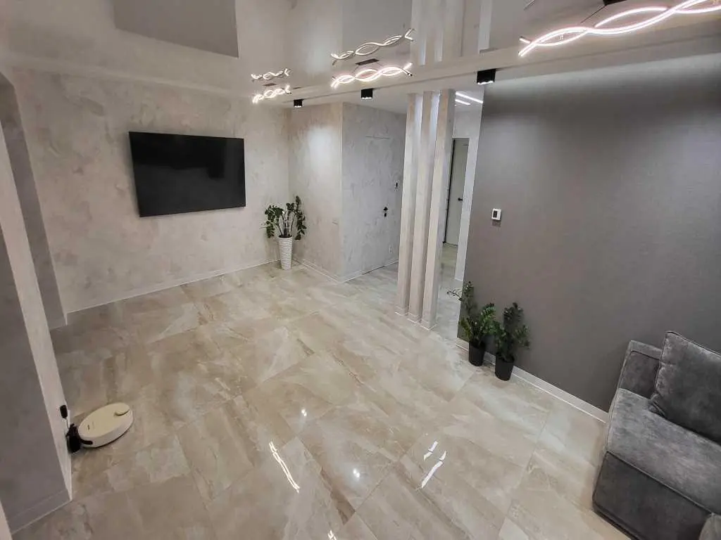 Продаж елітної трикімнатної квартири 112 м² з індивідуальним газовим опаленням
