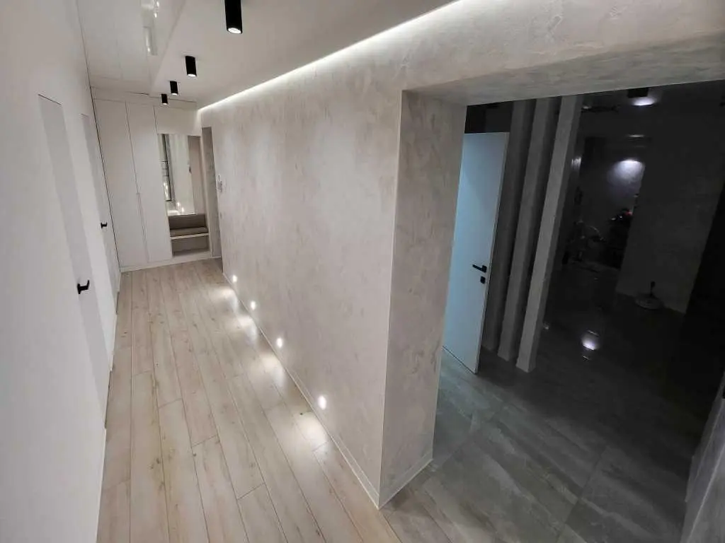 Продаж елітної трикімнатної квартири 112 м² з індивідуальним газовим опаленням
