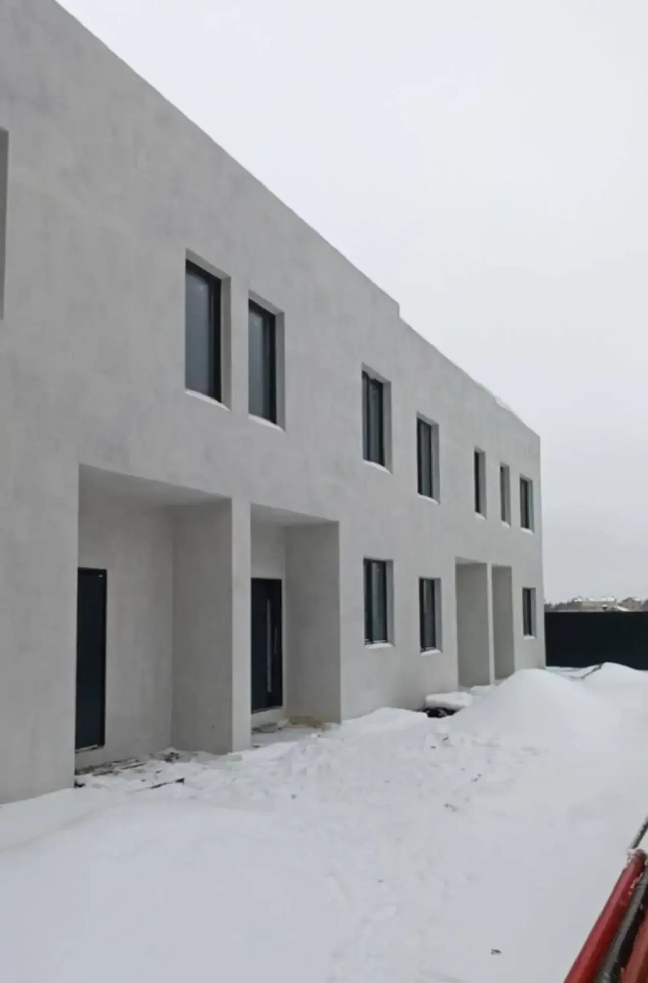 Новий сучасний таунхаус