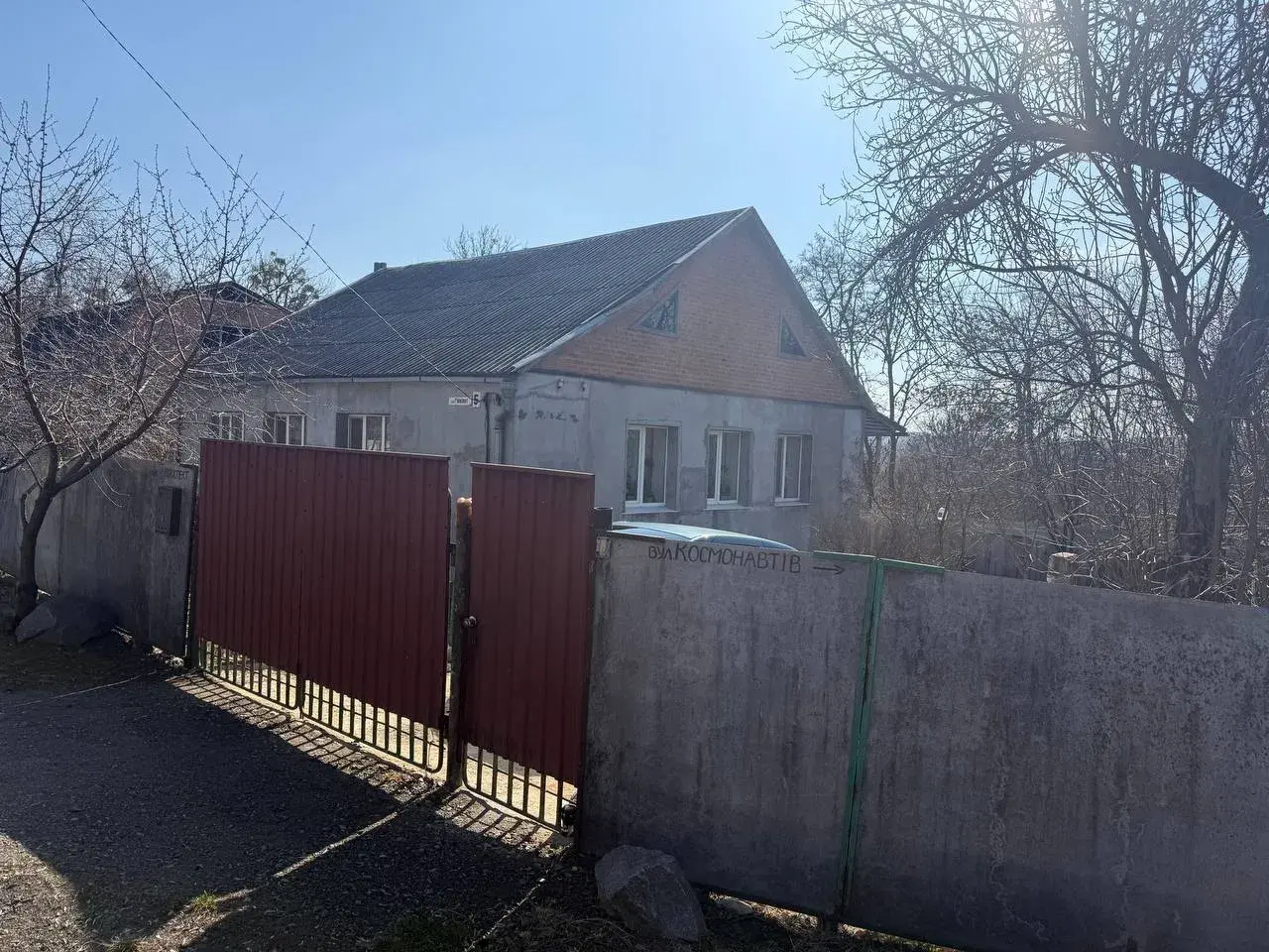 Окремий будинок з ремонтом на Монастирскій Горі