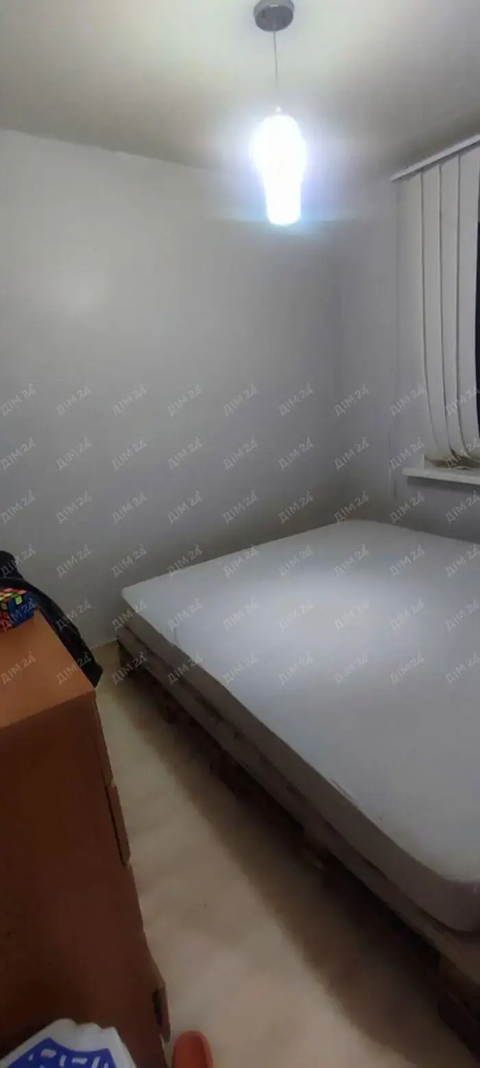 Частина будинку в районі 8 школи.