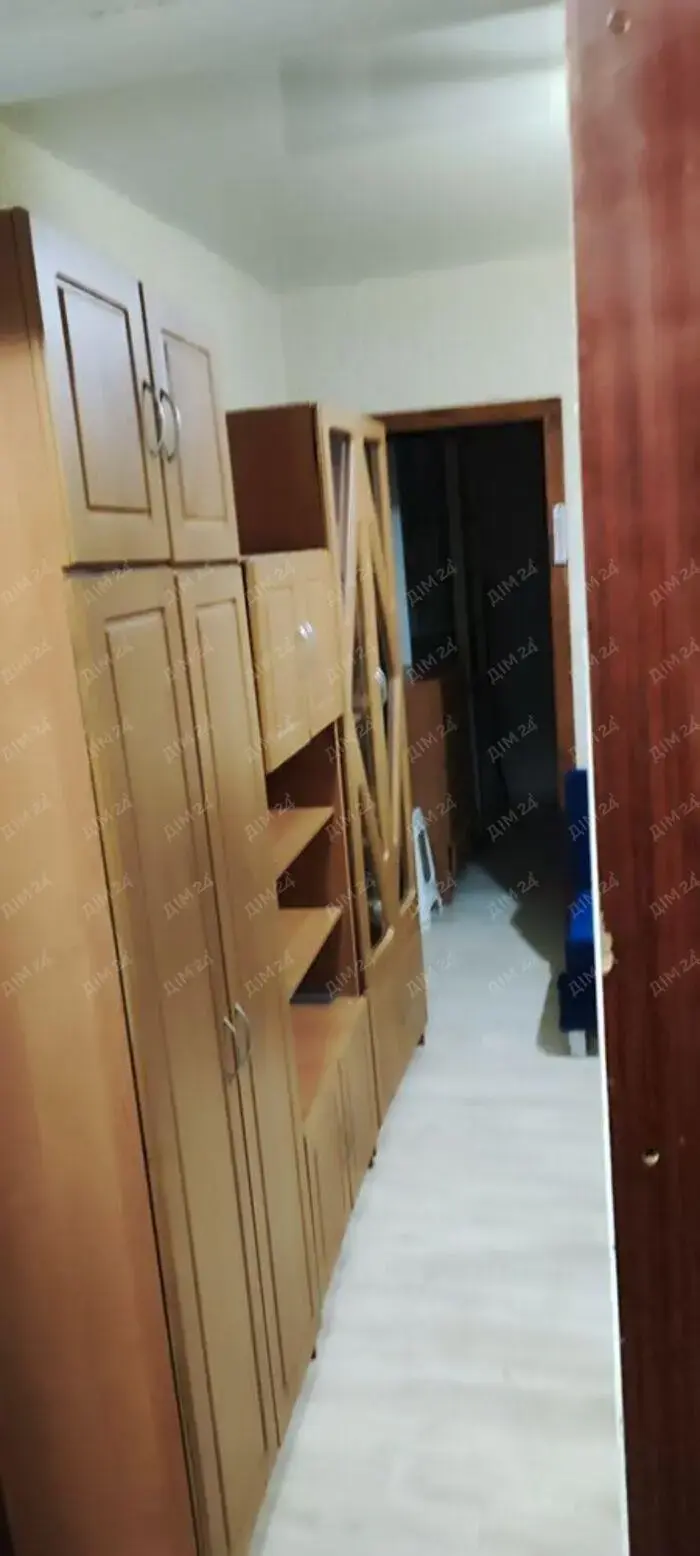 Частина будинку в районі 8 школи.