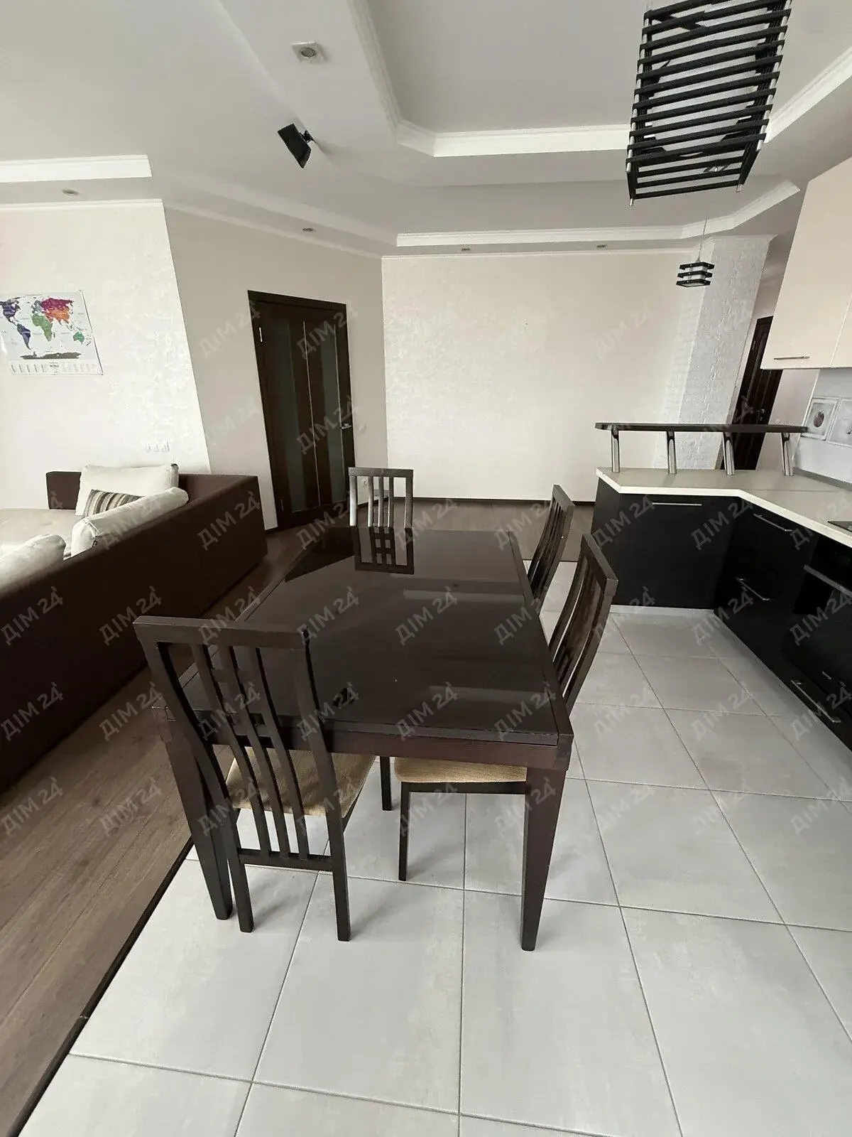 Левада. Квартира з дизайнерським проєктом.