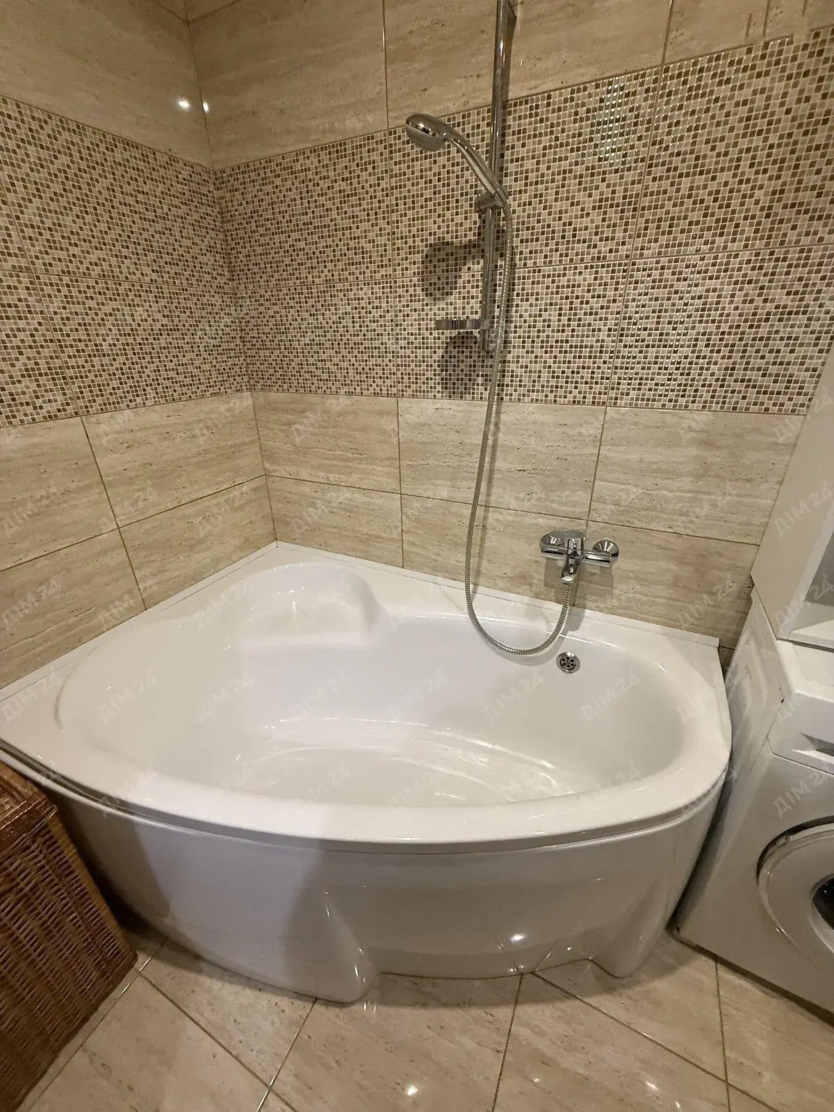 Левада. Квартира з дизайнерським проєктом.