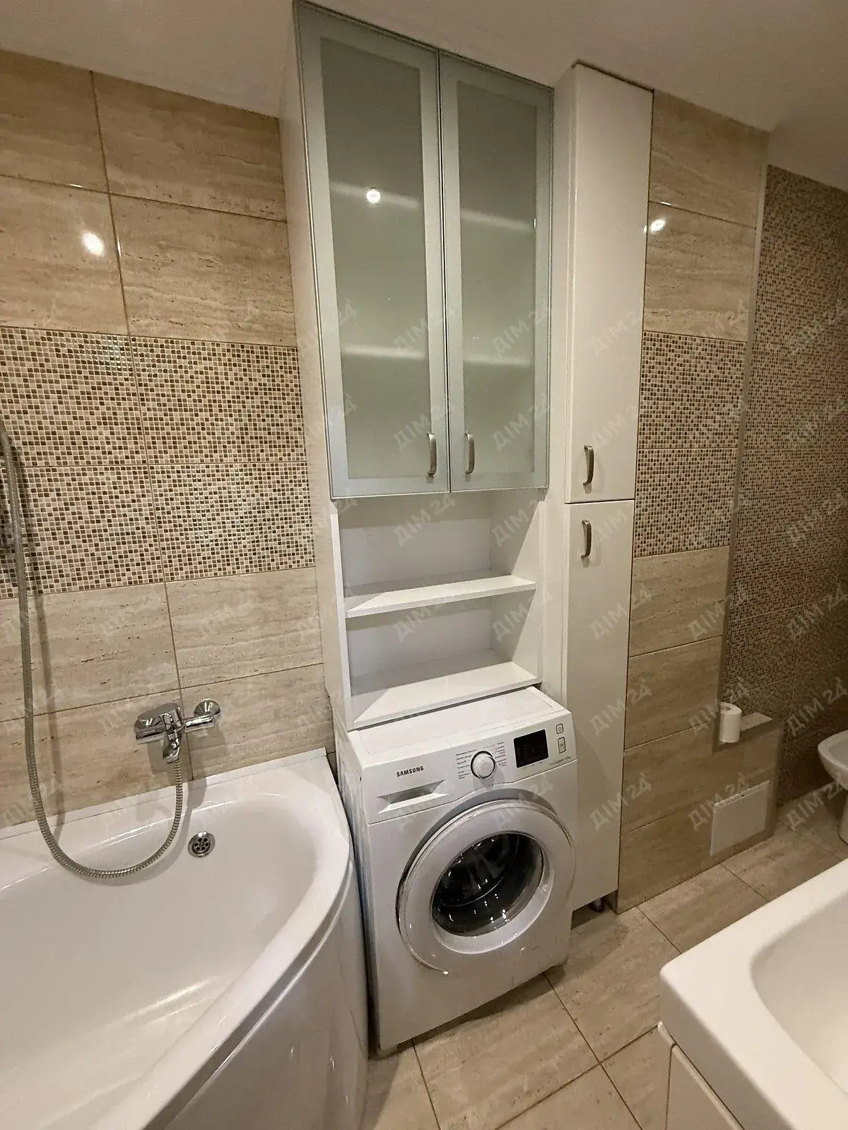 Левада. Квартира з дизайнерським проєктом.