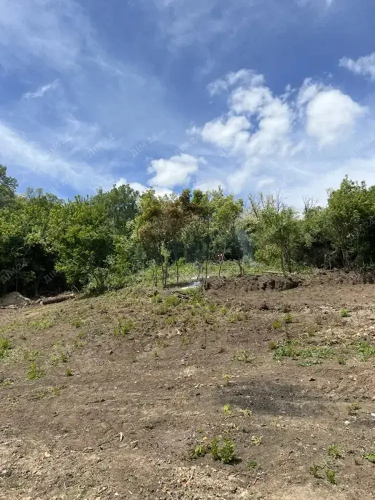 Земельна ділянка в місті