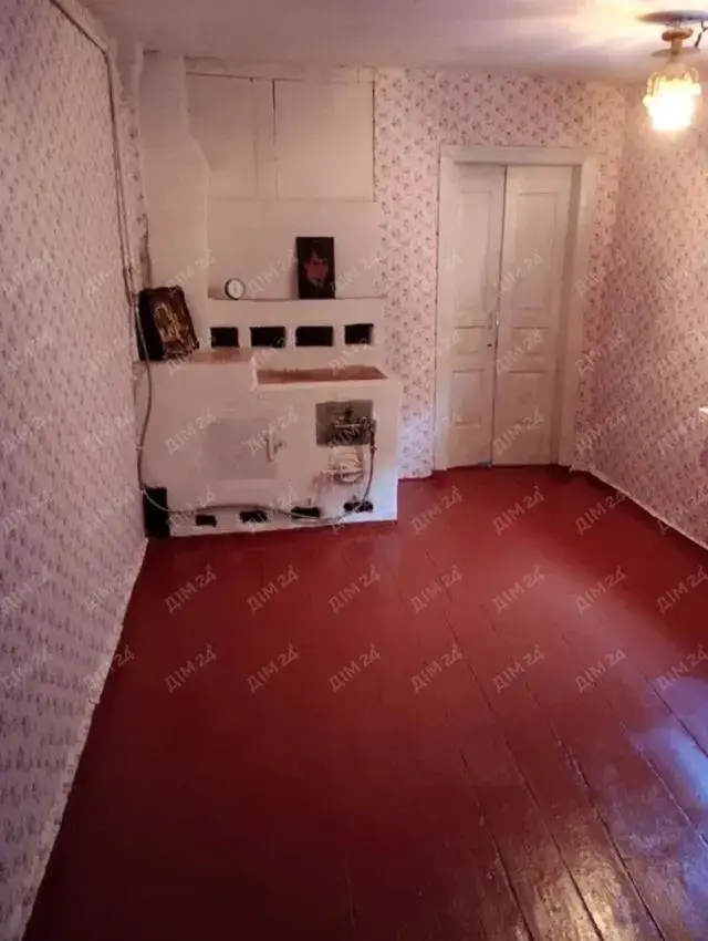 Частина будинку з окремим входом в центрі!