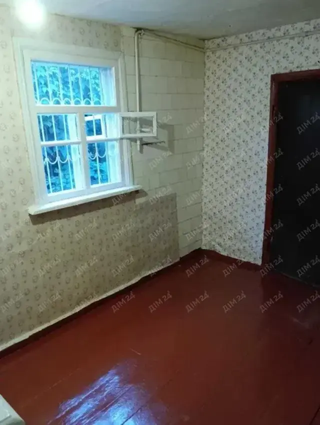 Частина будинку з окремим входом в центрі!