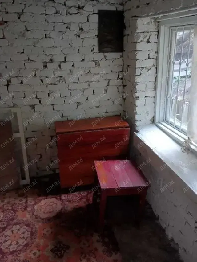 Частина будинку з окремим входом в центрі!