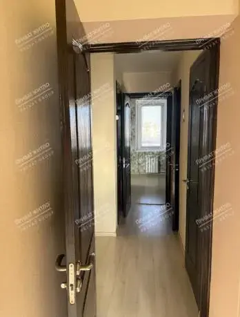 Продається трикімнатна квартира на Алмазному