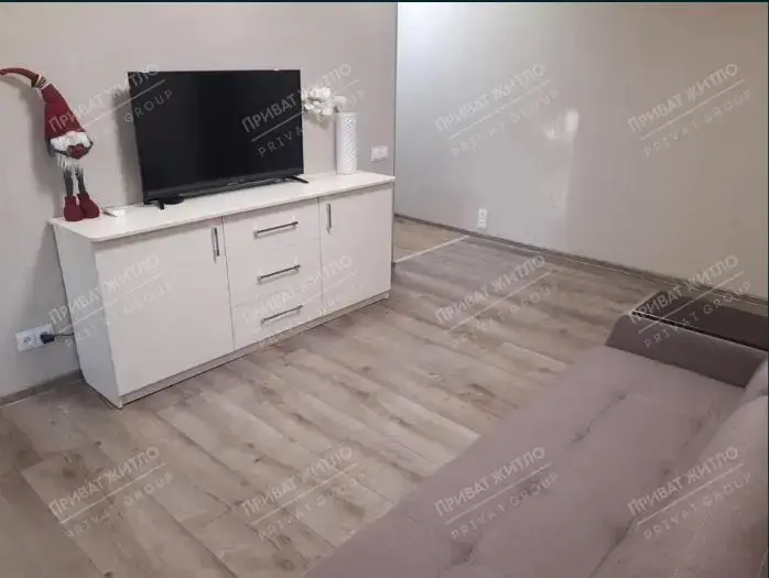 Трикімнатна квартира на Браїлках!