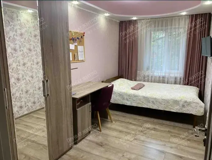 Трикімнатна квартира на Браїлках!