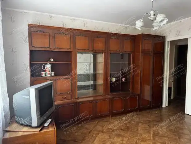 Продається двокімнатна квартира на Алмазному