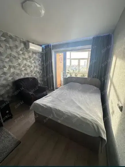 Затишна трикімнатна квартира на Алмазному