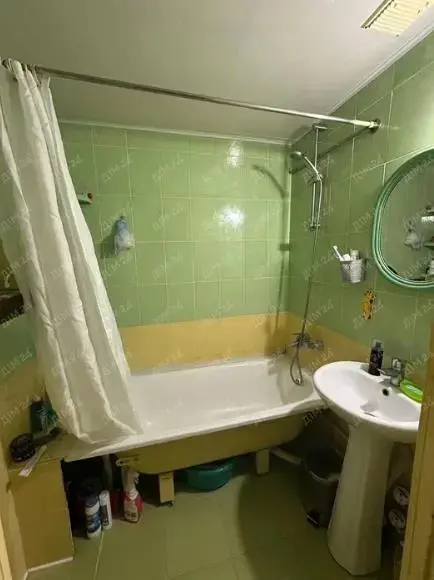 Затишна трикімнатна квартира на Алмазному