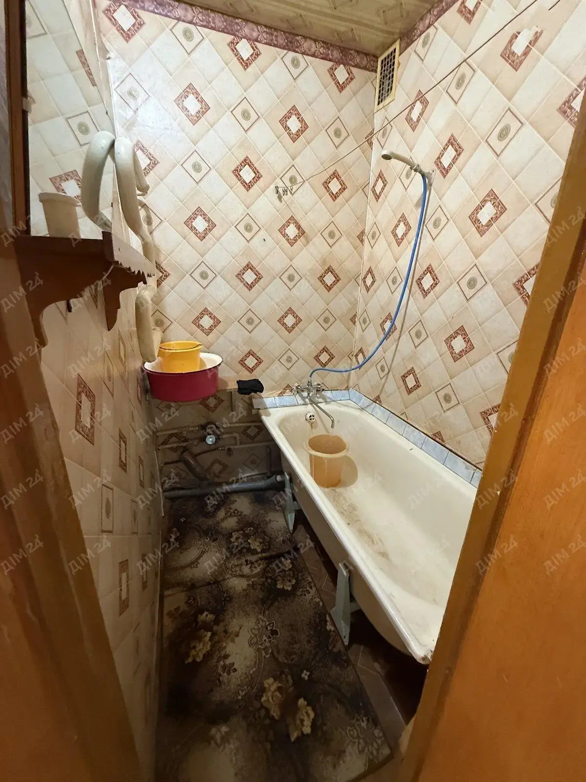 Продаж двокімнатної квартири з окремими кімнатами по кільцю
