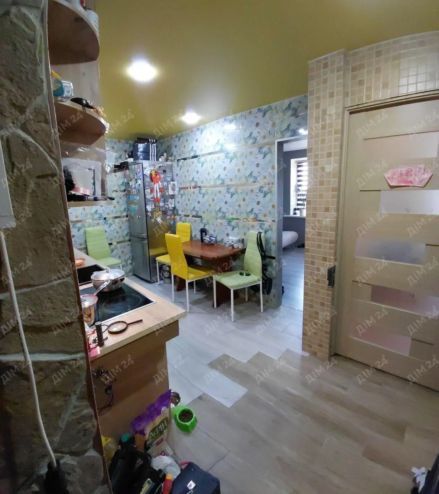 Двокімнатна квартира мікрорайон Алмазний.