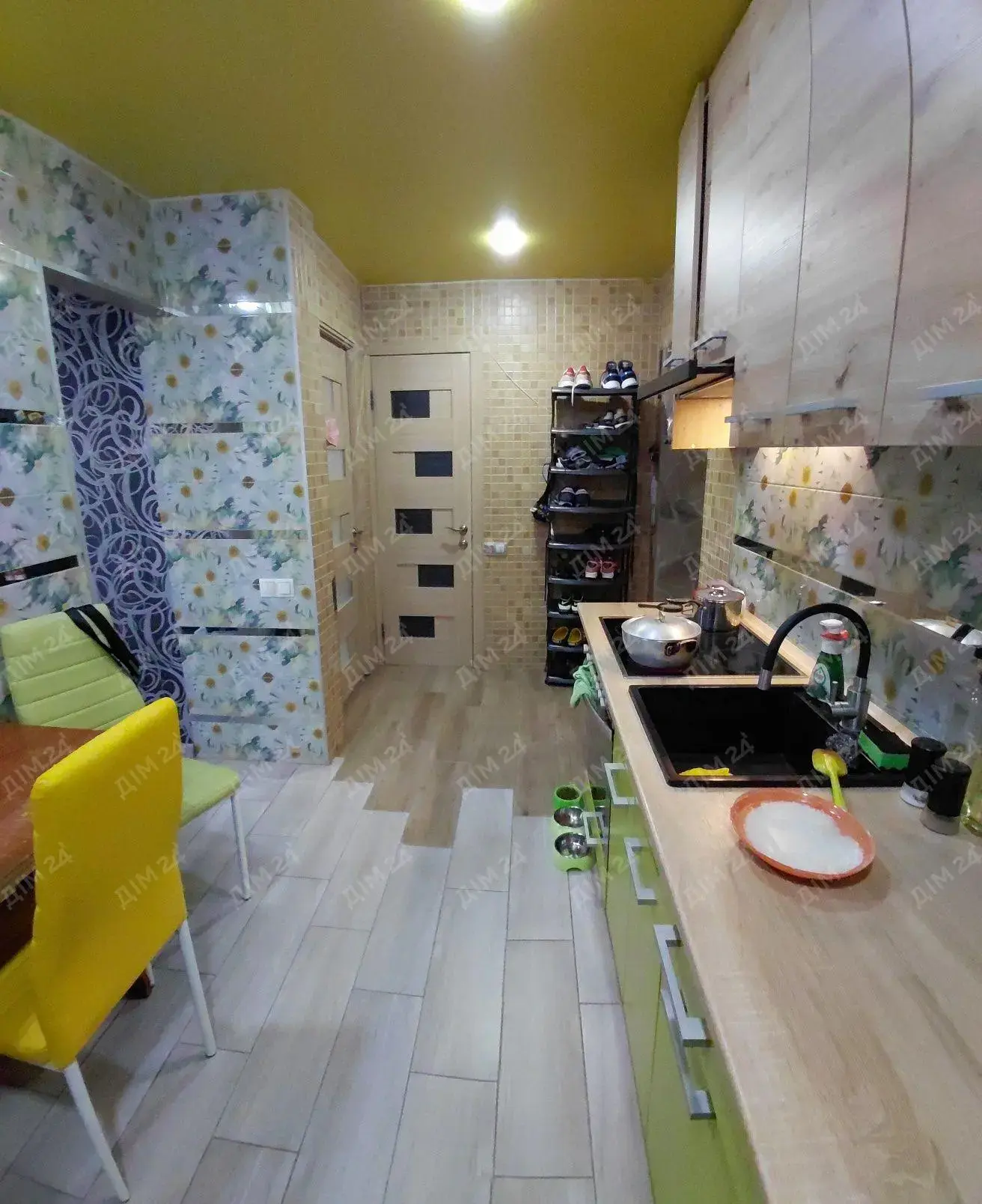 Двокімнатна квартира мікрорайон Алмазний.