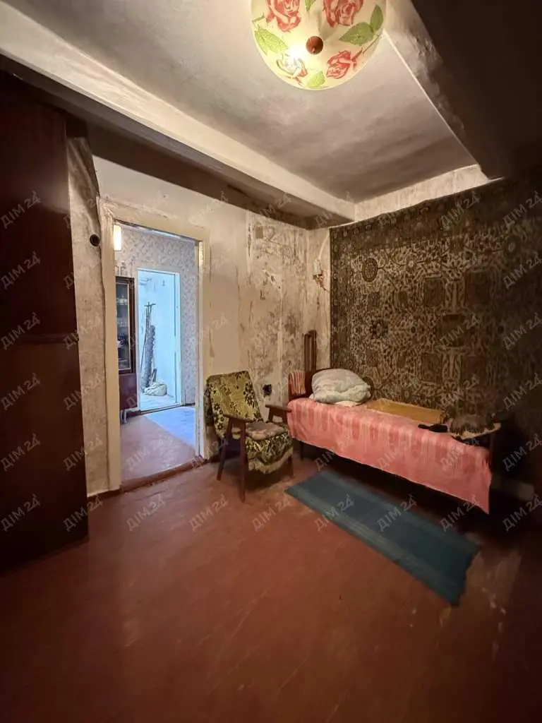 Частина будинку в центрі!