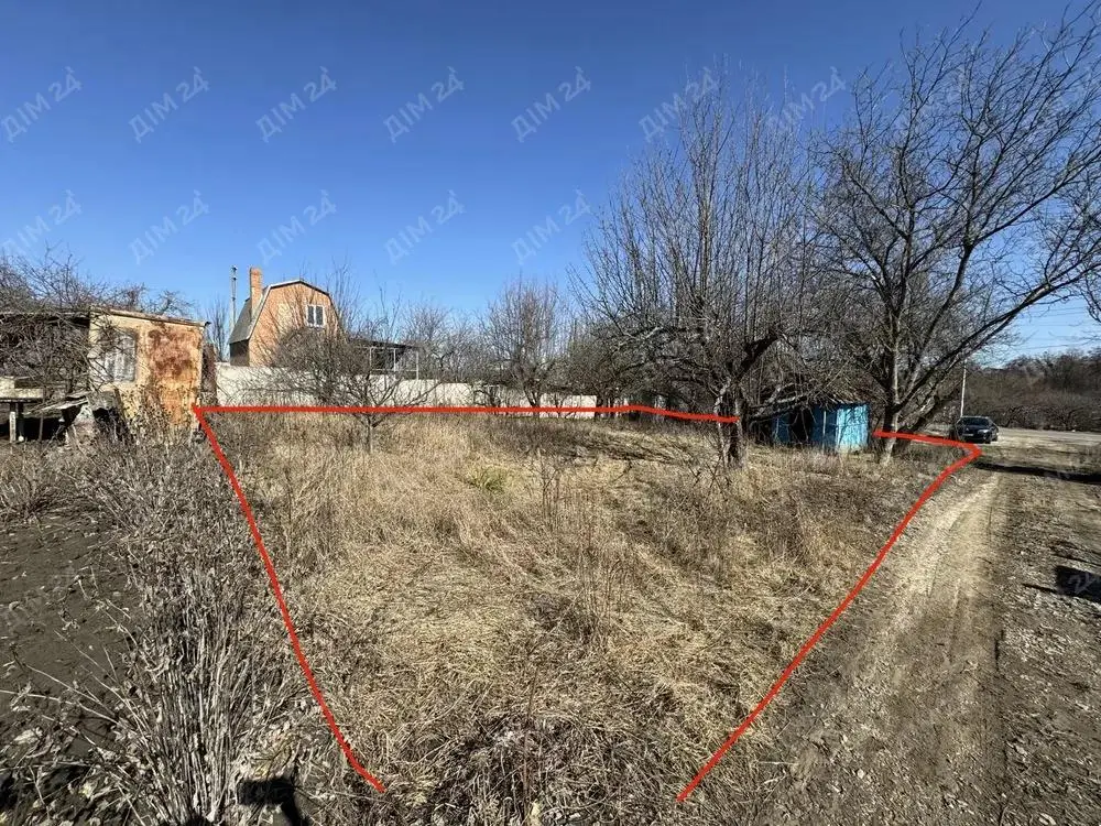 Дачна ділянка на Вороніна 