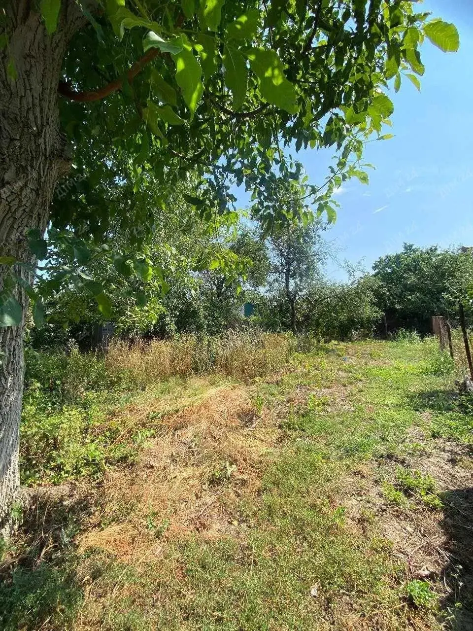 Земельна ділянка на Юрівці з будинком та комунікаціями