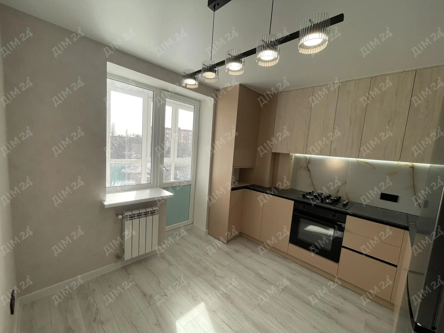 Продаж однокімнатної квартири з новим ремонтом у цегляній новобудові по кільцю.