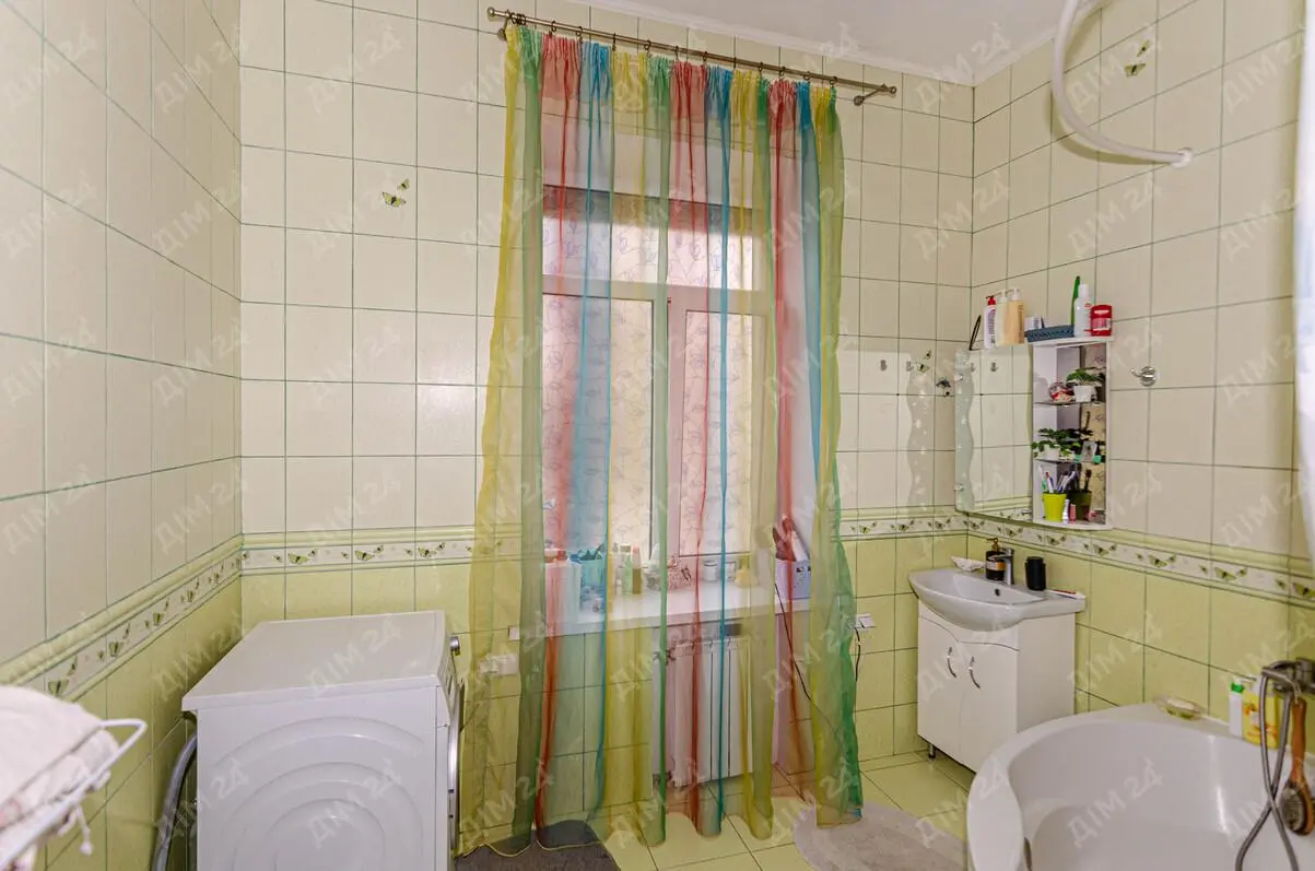 Трикімнатна квартира з характером в Історичному центрі міста
