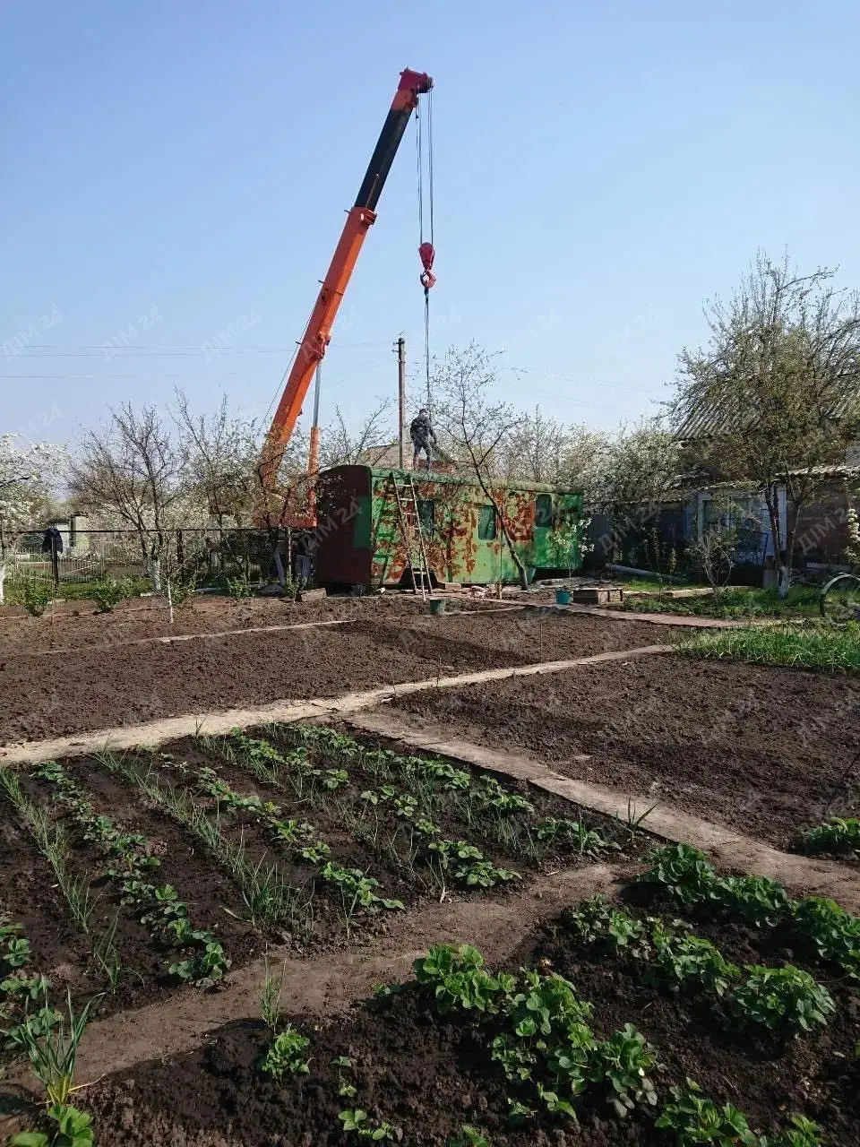 Дачна ділянка на Вороніна 