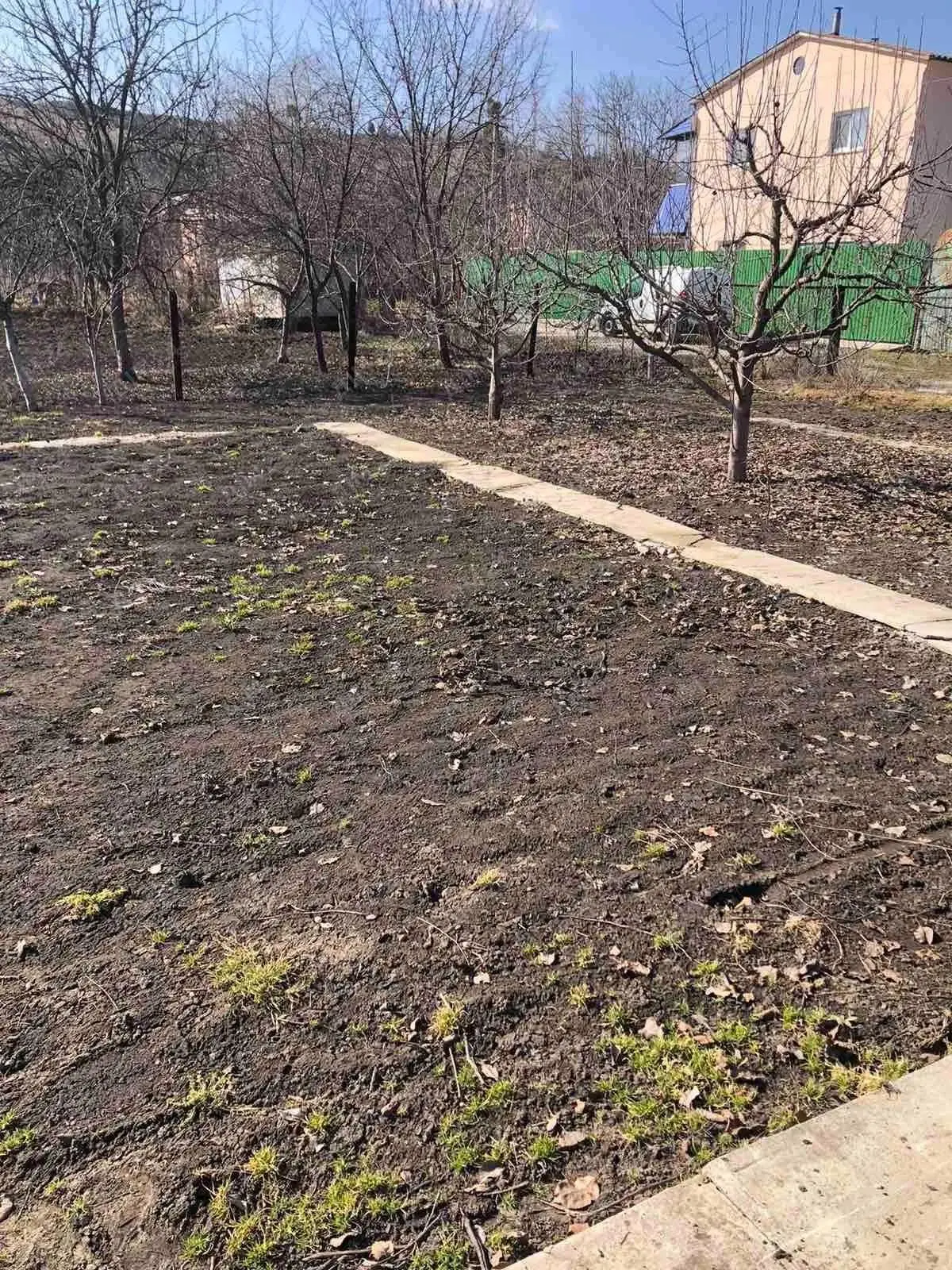 Дачна ділянка на Вороніна 