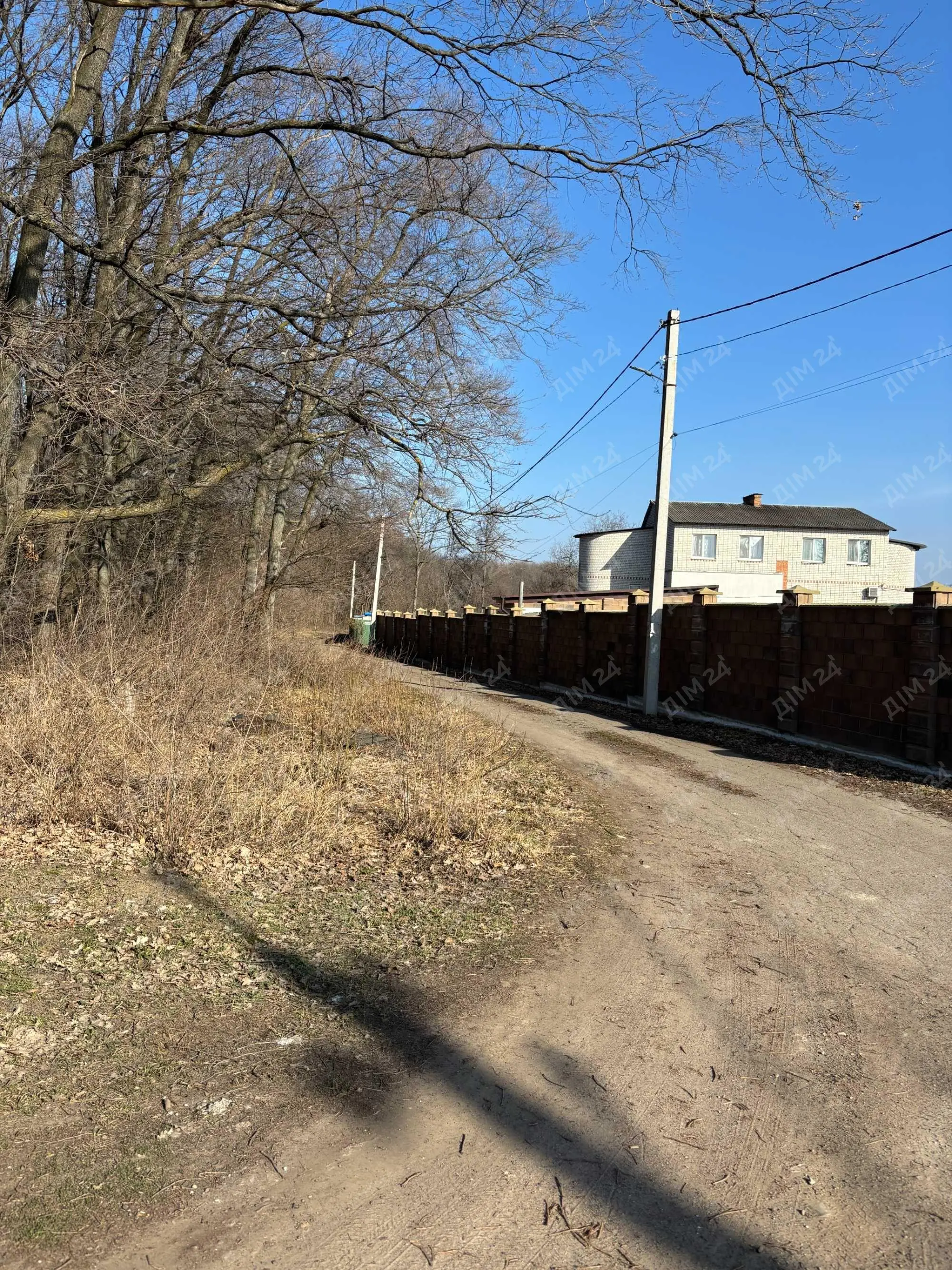 Земельна ділянка в Яру