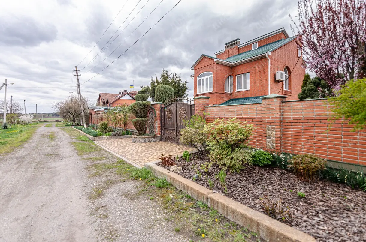 Рідка пропозиція будинку в Залізничному