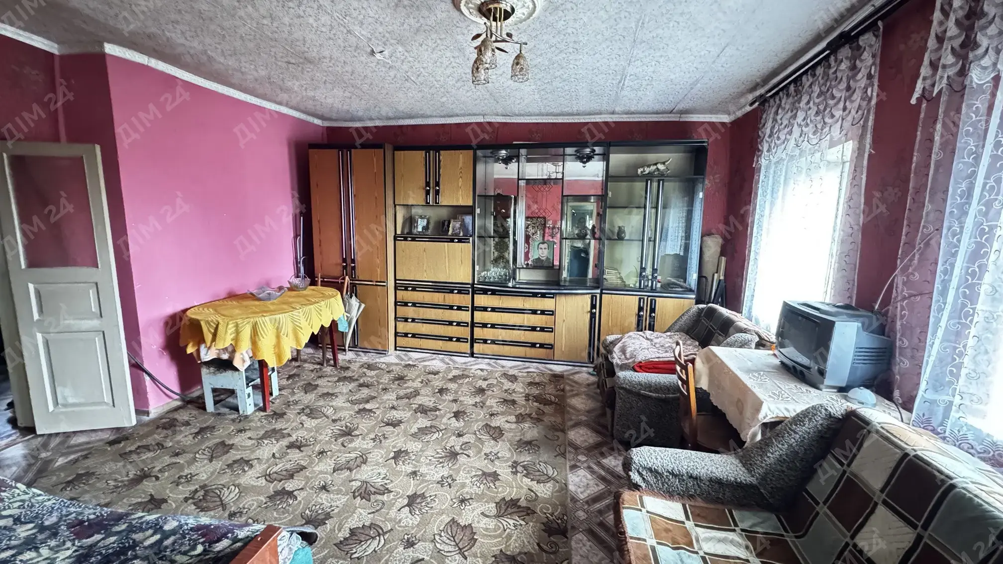  По супер вартості окремий будинок зі зручностями в селі Василівка