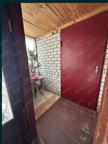 Гарний будинок у передмісті. Є-відновлення -ТАК