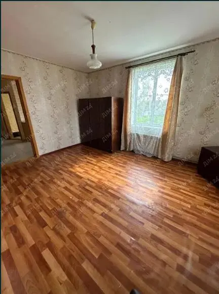 Гарний будинок у передмісті. Є-відновлення -ТАК
