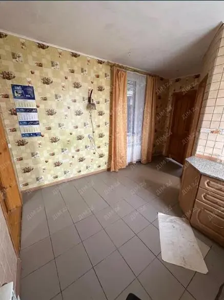 Гарний будинок у передмісті. Є-відновлення -ТАК