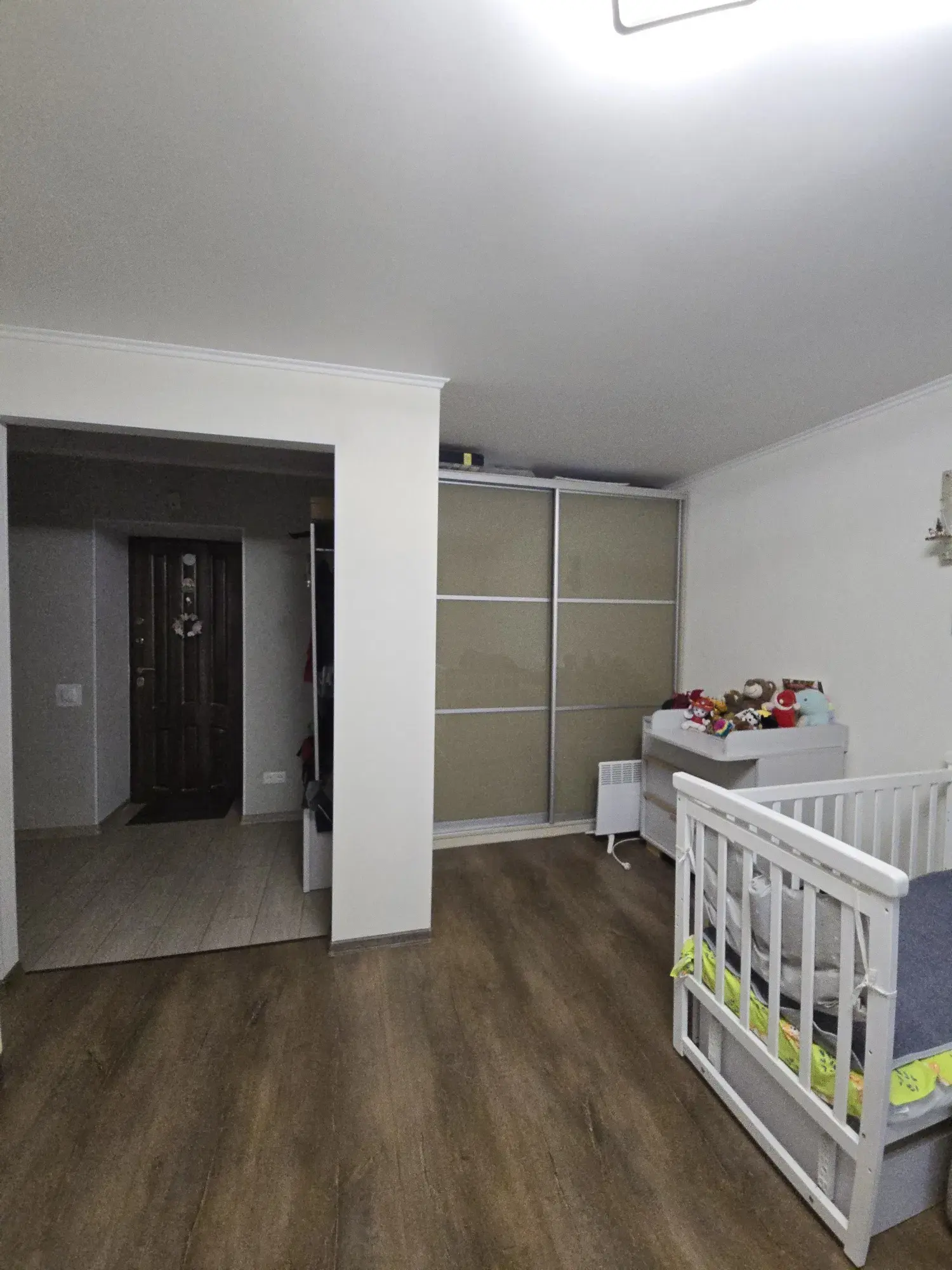 Однокімнатна квартира на середньому поверсі