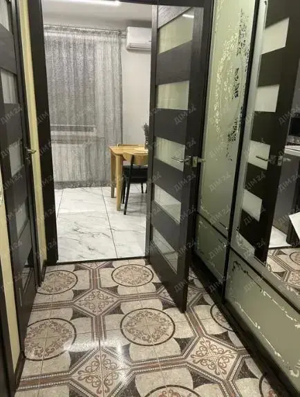 Двокімнатна квартира з гарним ремонтом!