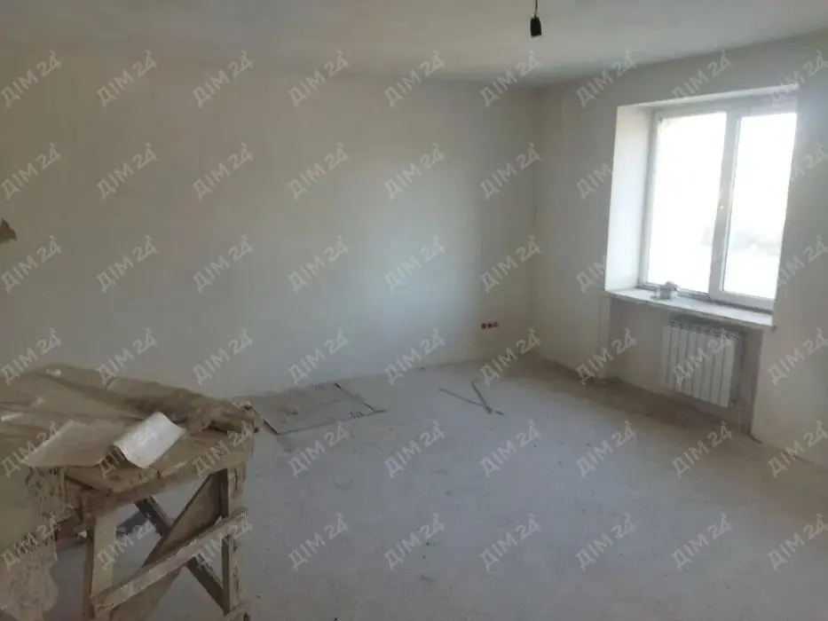 Велика квартира в Нових Санжарах