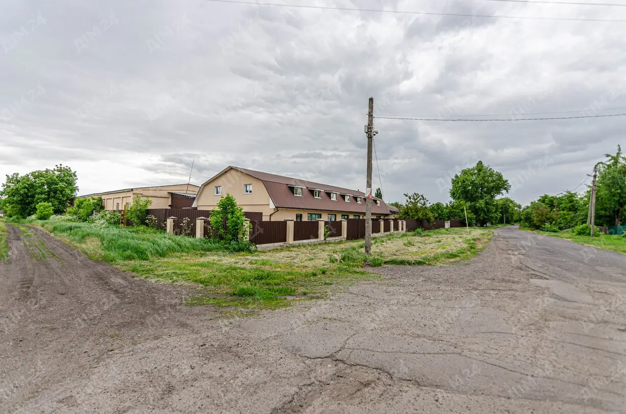 Продаж виробничої бази в с. Покровське