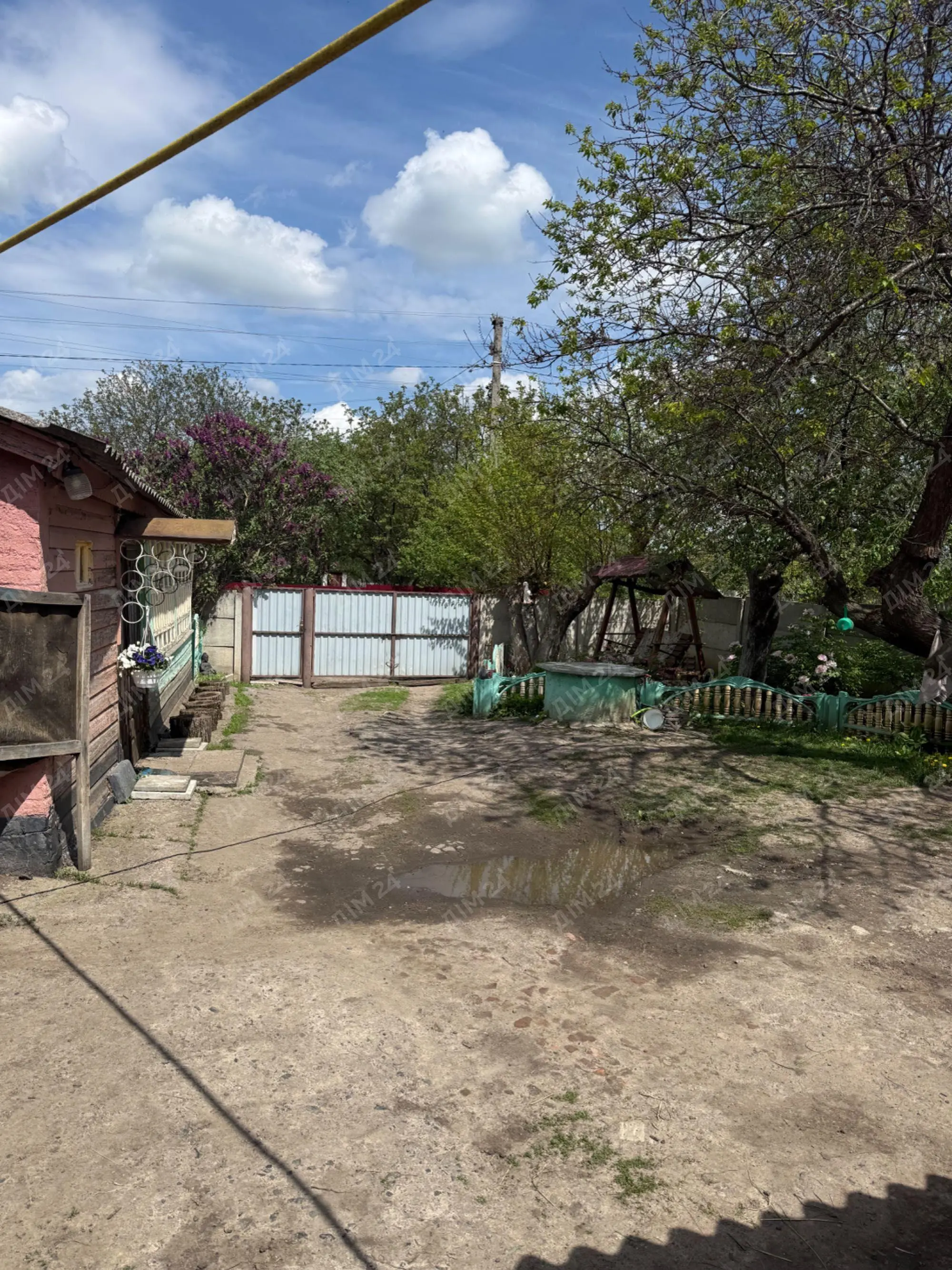 Будинок в селі Великі Будища