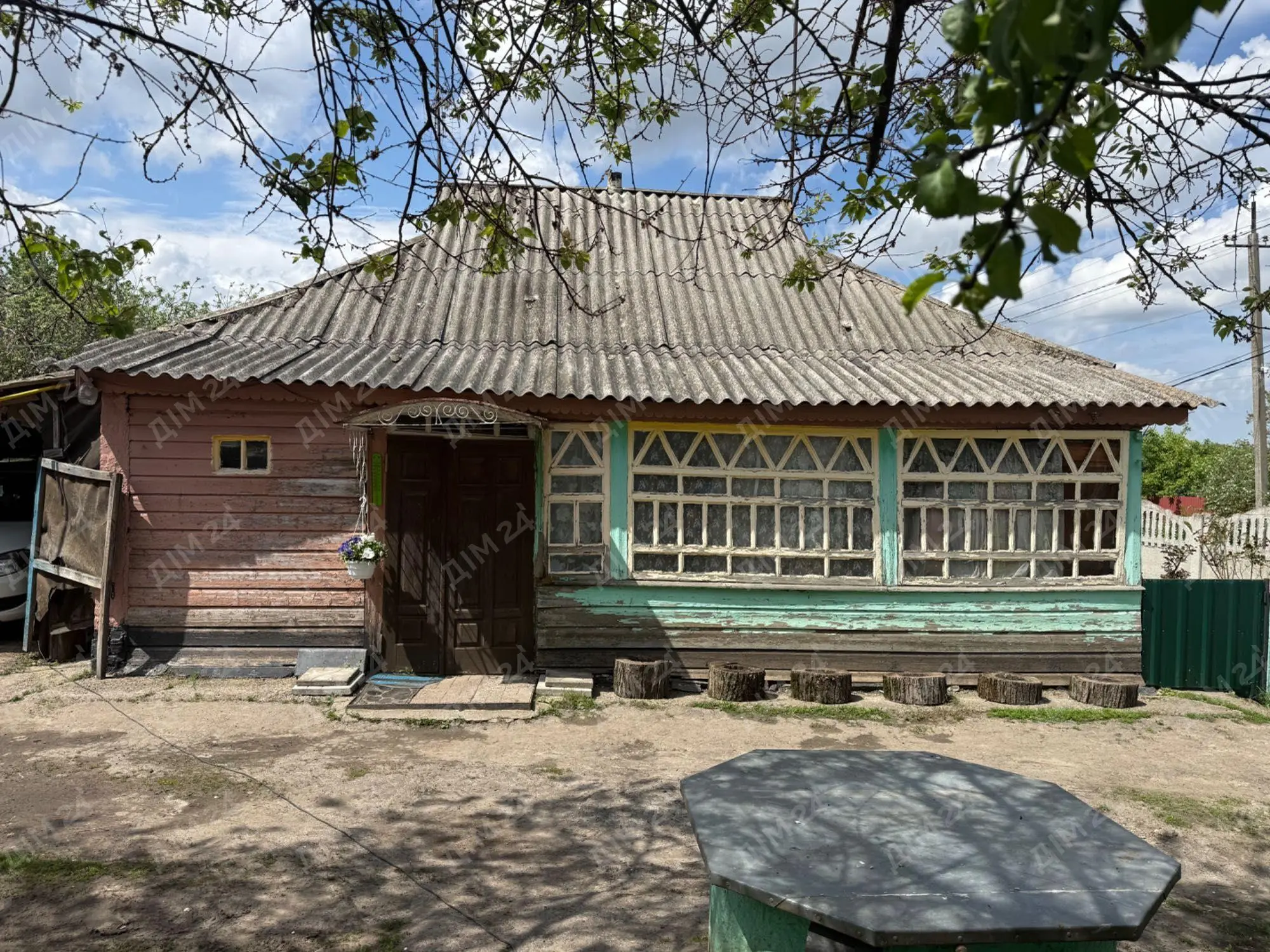 Будинок в селі Великі Будища