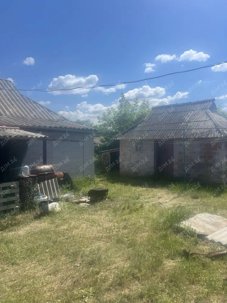 Будинок в селі Писарівка