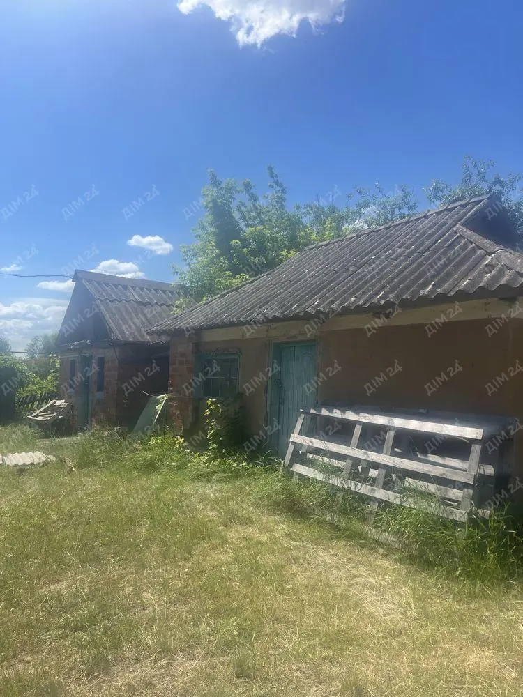 Будинок в селі Писарівка