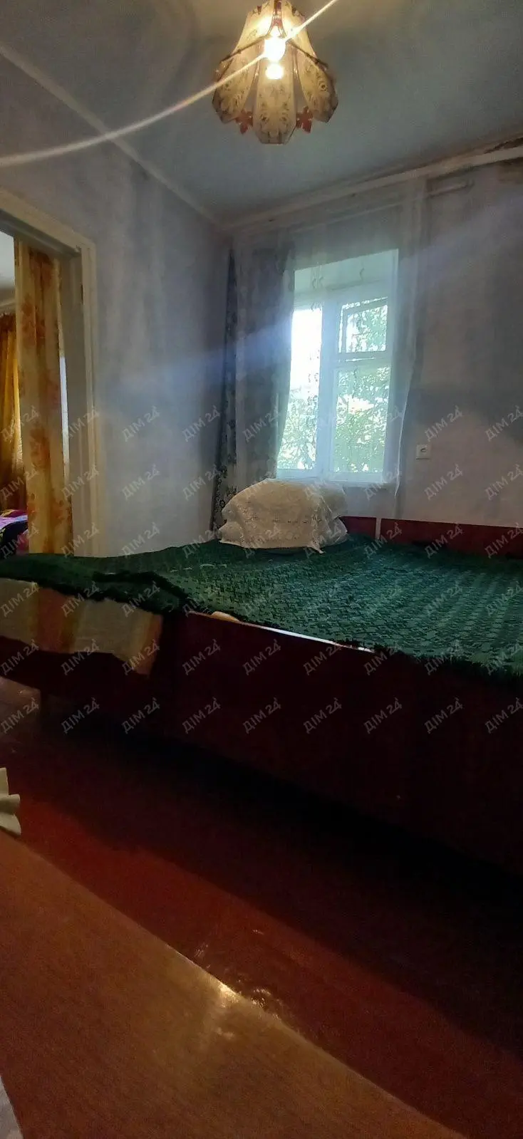 Окремий бюджетний будинок.