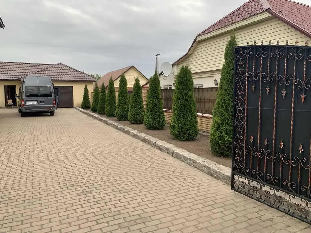 Просторий  двоповерховий будинок на Подолі